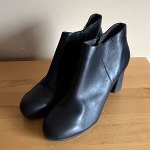 Camper Elegant Black Ankle Boots Sz 41